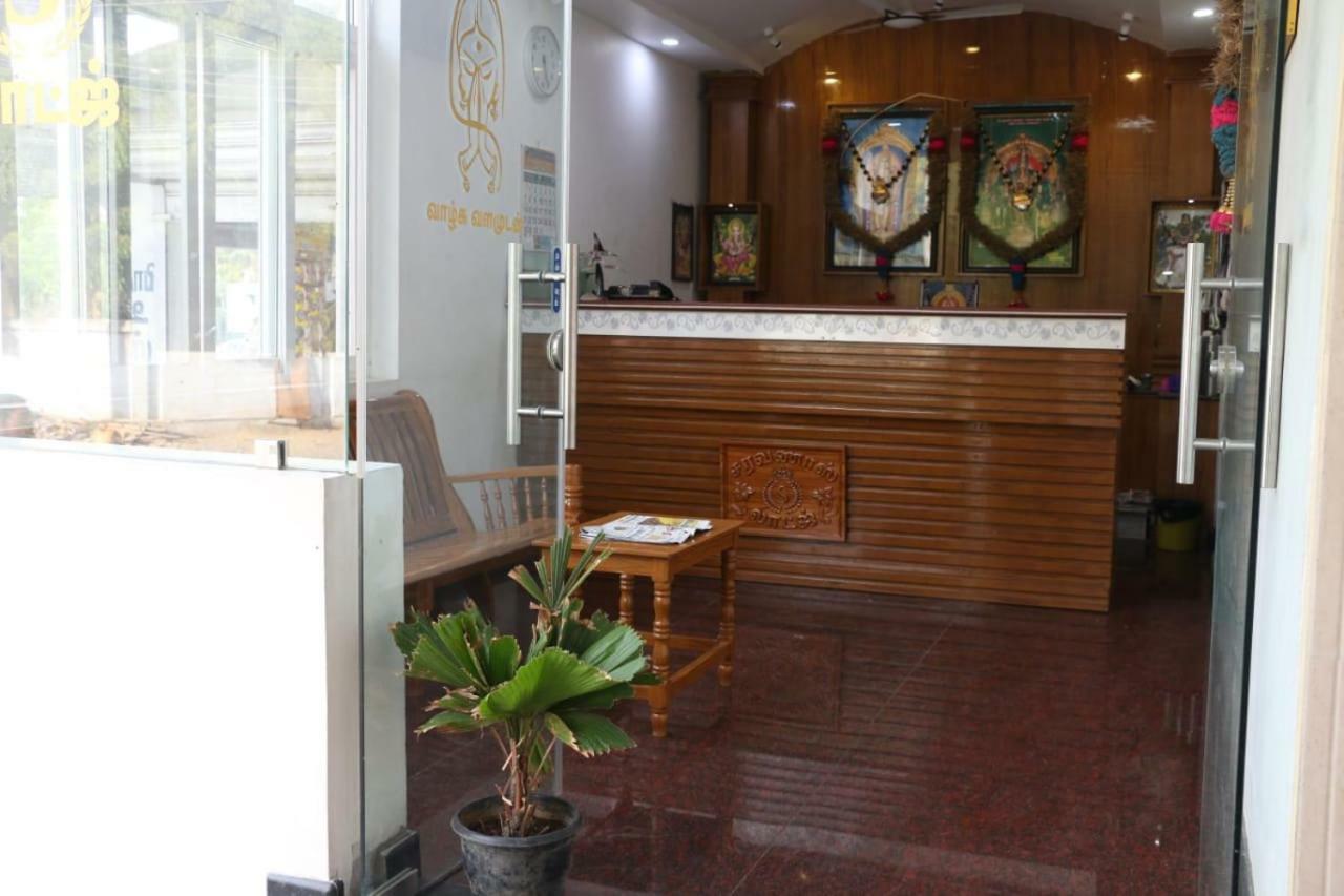 사라바나스 로지 호텔 Tiruchchendūr 외부 사진
